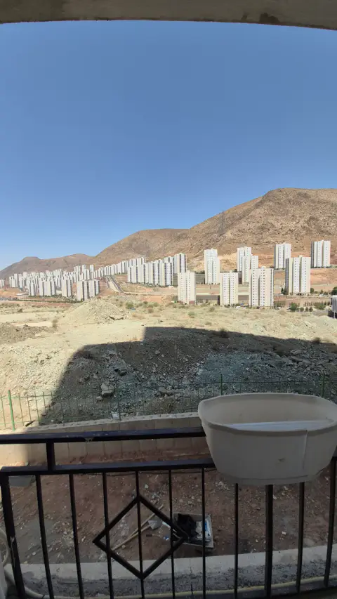 فاز۱۱ نوارطلایی طبقه۱جنوبی فول ۸۷متر ۲خواب