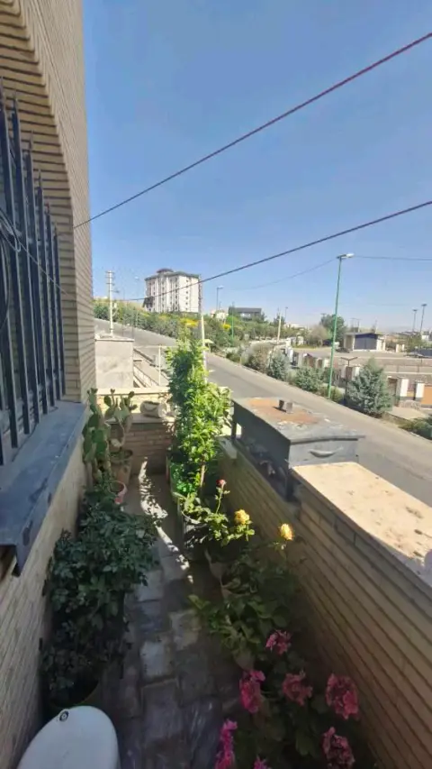 فاز ۲ محله ۴ ۹۵ متر ۲ خواب سند تک برگ