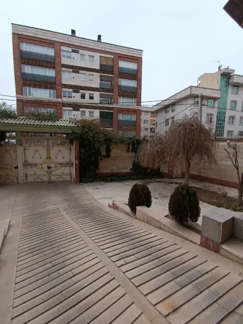فاز۲ پردیس ۱۲۰ متر ۲ خواب طبقه اول سند تکبرگ