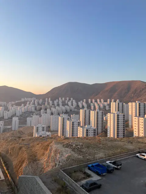 فاز ۱۱ پردیس ۸۷متر طبقه ۱۴