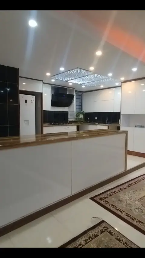فاز ۸ ٫٫ عرصه تسویه٫٫ ۱۰۵ متر ۲ خواب سالن جنوبی