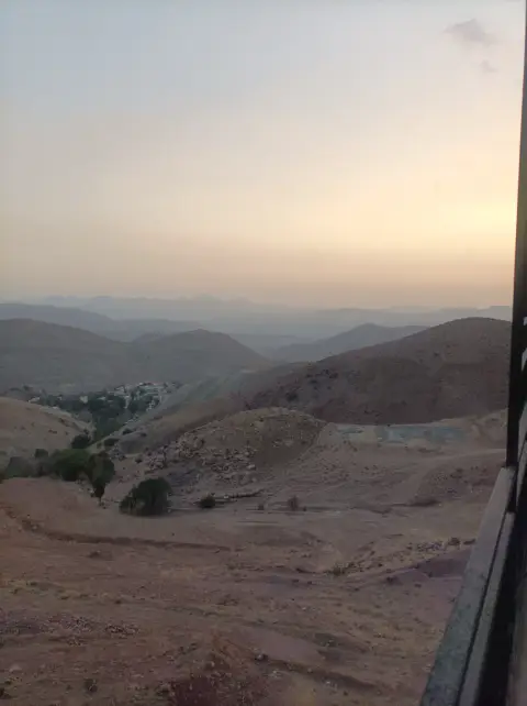 فاز۱۱ زون۵ خیابان خیام ۸۷متر۲خواب فول امکانات عرصه تسویه