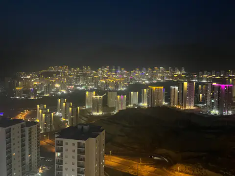 فاز۱۱پردیس ۸۷متر طبقه دوازدهم ویودار