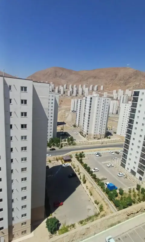 فاز ۱۱ فول بسیار لاکچری؛ عرصه وام تسویه ، تخلیه ۸۷ متر ۲ خواب